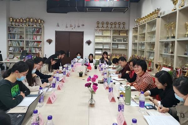 座谈会现场.jpg