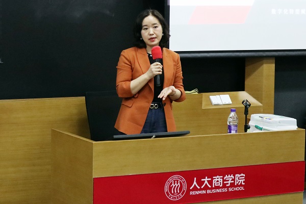 4.刘亚玲女士.jpg